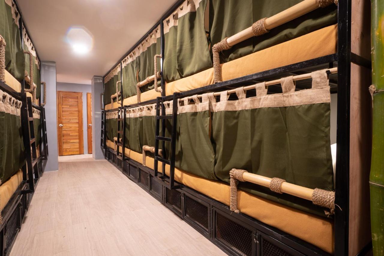 Bambam Hostel Coron Εξωτερικό φωτογραφία