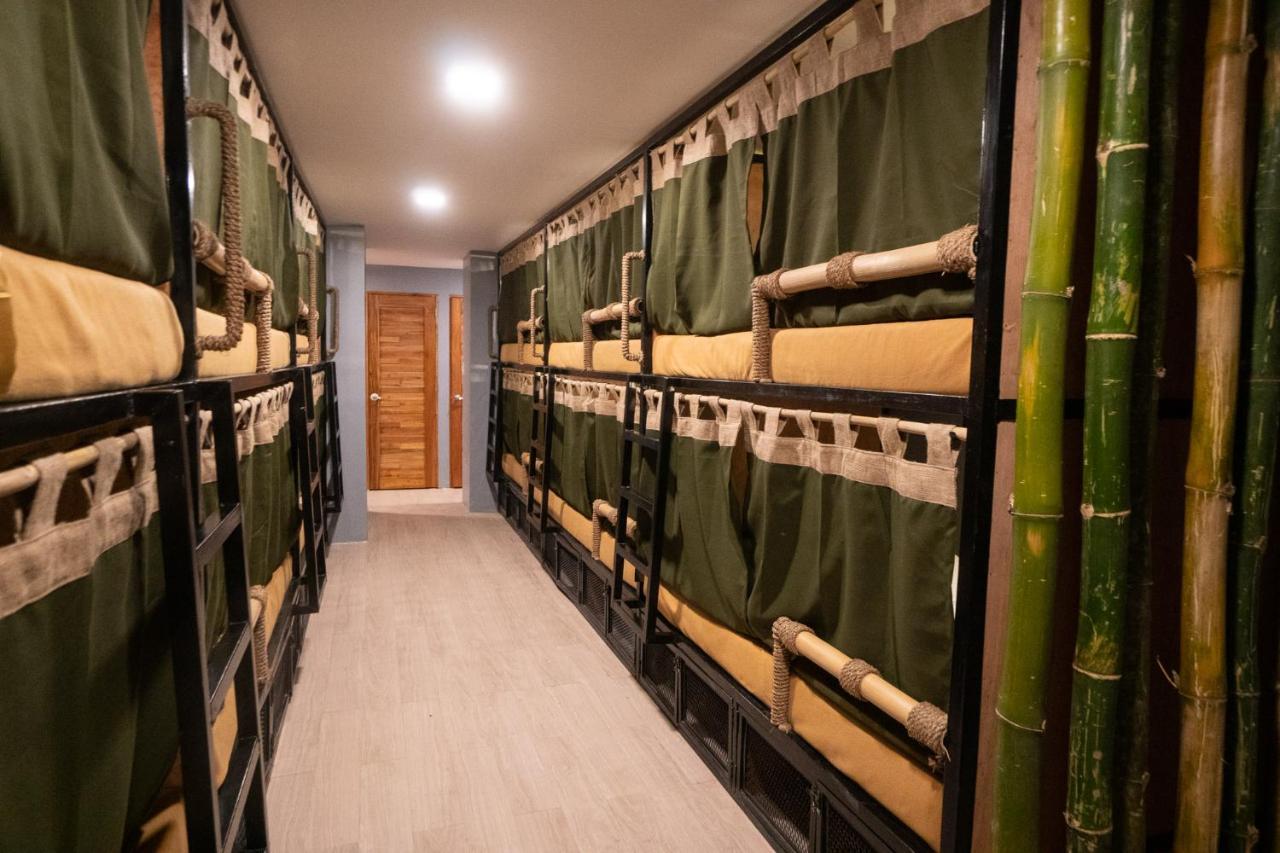 Bambam Hostel Coron Εξωτερικό φωτογραφία